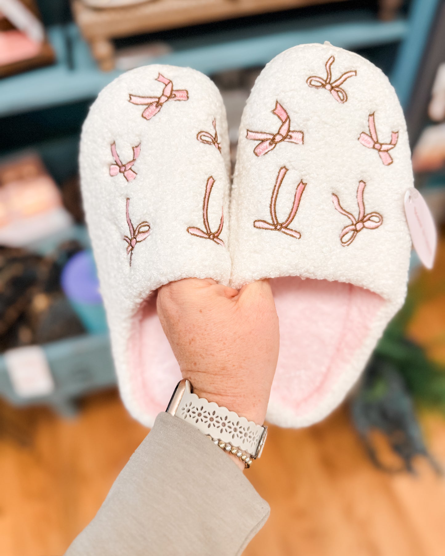 Cozy Bow Embroidered Slippers