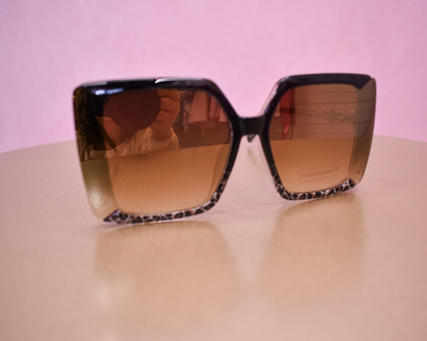 Veda Retro Square Oversized Sunglasses