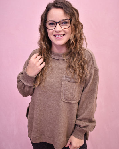 Brown sweater with pocket