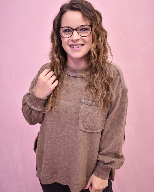 Brown sweater with pocket