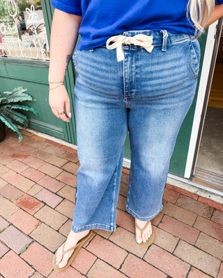 Risen High Rise Crop Wide Leg Jeans with Dark Seam