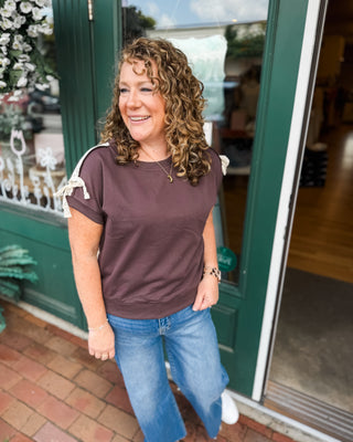 short sleeve sweatshirt with lace details