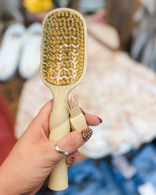 teleties vented hairbrush in cream with hair remover/brush cleaner 