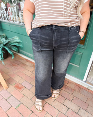 ELASTIC WAISTBAND UTILITY POCKET CROPPED DENIM